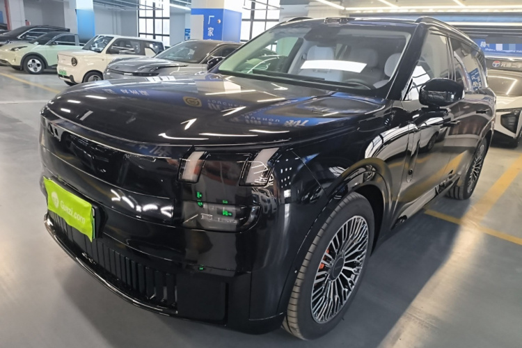 Lynk & Co 900 2025 #2 Lynk & Co 900 2025 car image #2