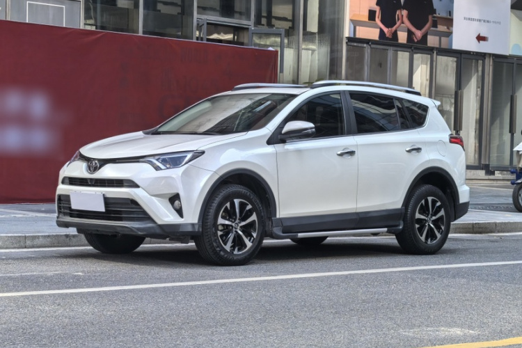 Toyota RAV4 2018 #2 Toyota RAV4 2018 car image #2