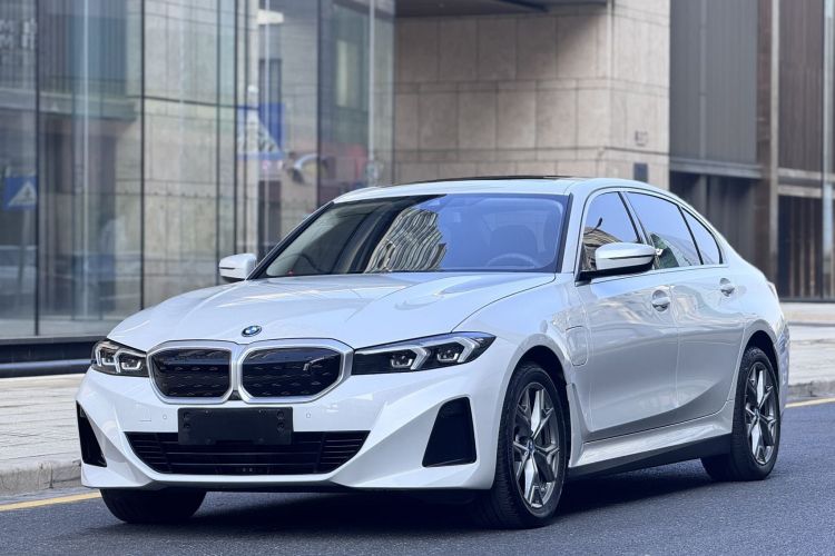 BMW i3 2023 car image #2
