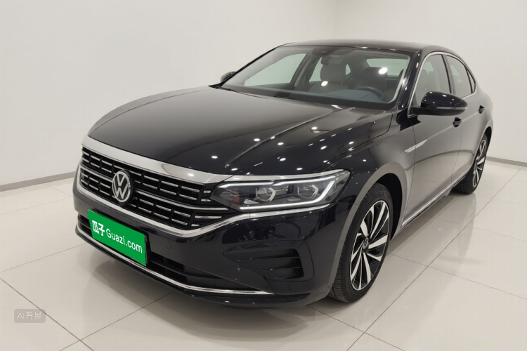 Volkswagen Passat 2022 car image #2