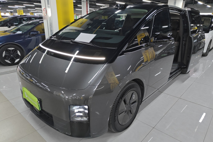 理想汽车 理想MEGA 2024 汽车图片 #2