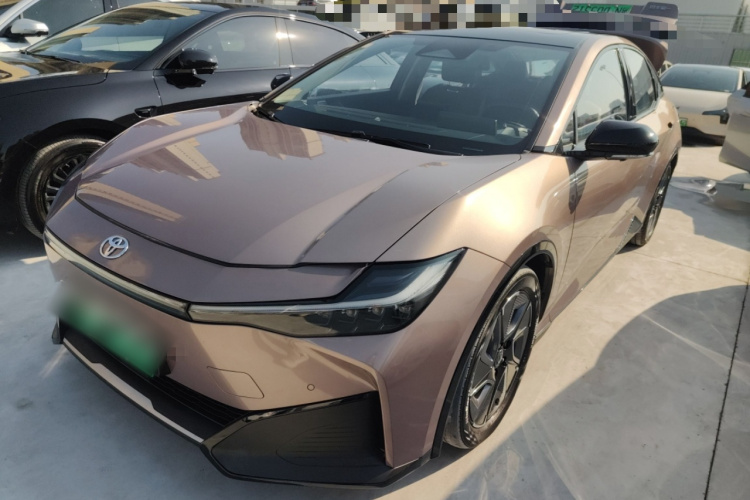 Toyota bZ3 2023 صورة سيارة #2