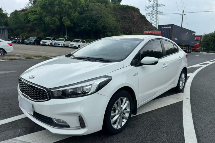 Kia K3 2017 car image #2