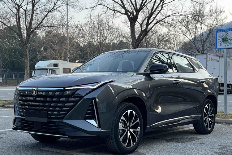 Changan UNI-Z PHEV 2025 car image #2