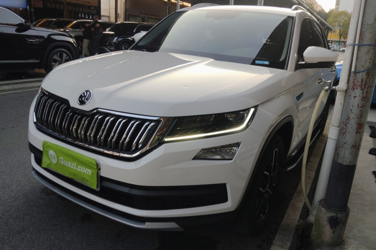 Skoda Kodiaq 2021 car image #2