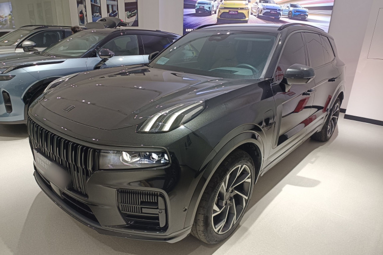 Lynk & Co 09 EM-P 2022 car image #2