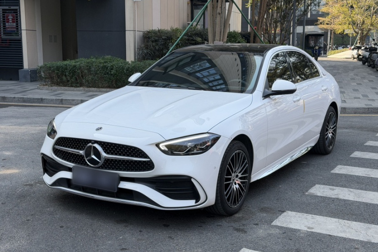 Mercedes-Benz C Class 2025 car image #2