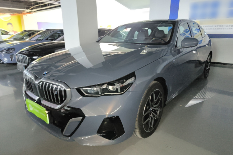 BMW i5 2025 #2 BMW i5 2025 car image #2