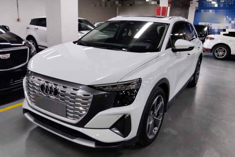 Audi Q5 e-tron 2023 #2 Audi Q5 e-tron 2023 immagine di auto #2