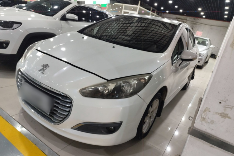 Peugeot 308 2015 car image #2