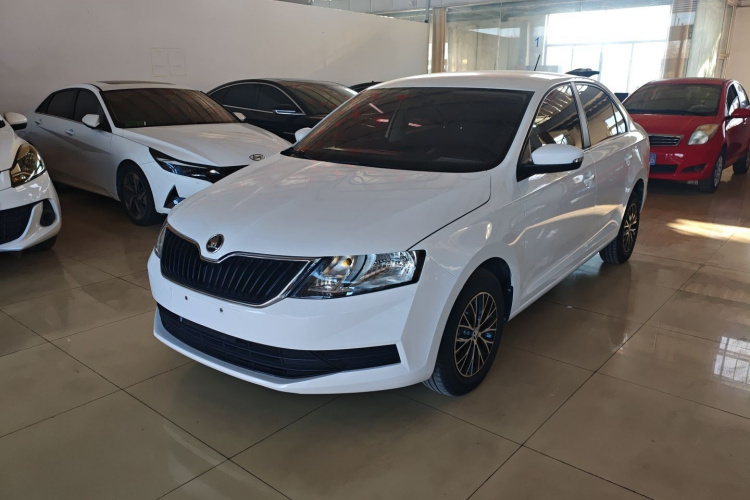 Skoda Rapid 2019 car image #2