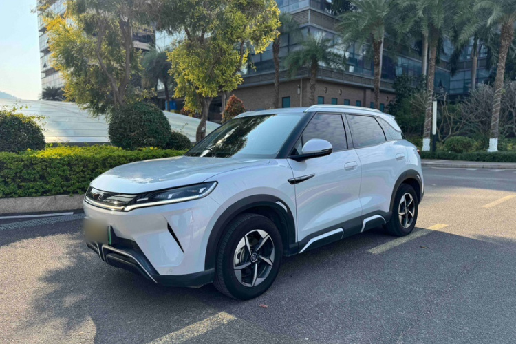 BYD YuanUP 2024 #2 BYD YuanUP 2024 car image #2