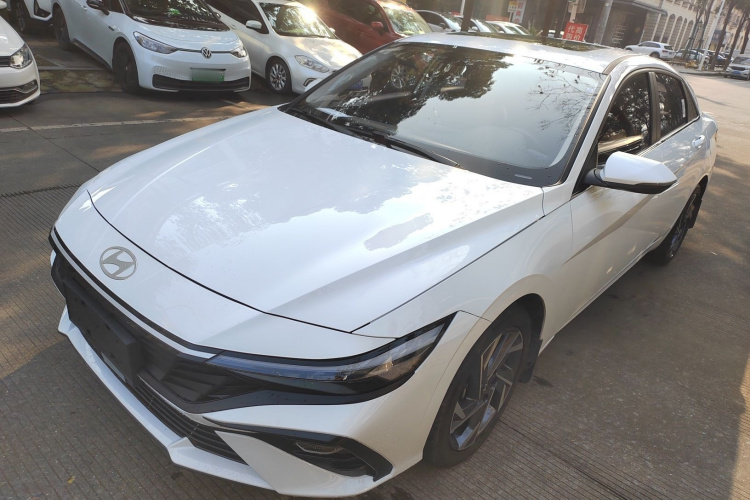 Hyundai Elantra 2024 car image #2