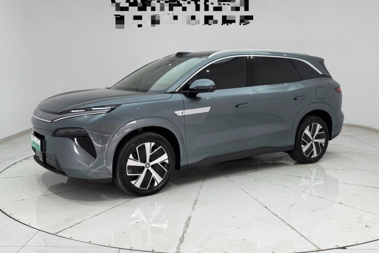 BYD Tang L 2025 صورة سيارة #2