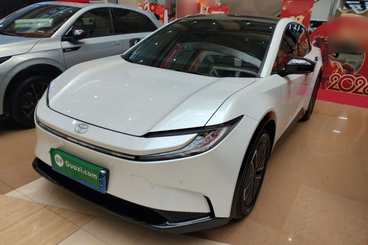 Toyota bZ5 2025 car image #2