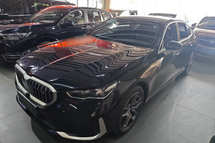 BMW i5 2024 #2 BMW i5 2024 car image #2