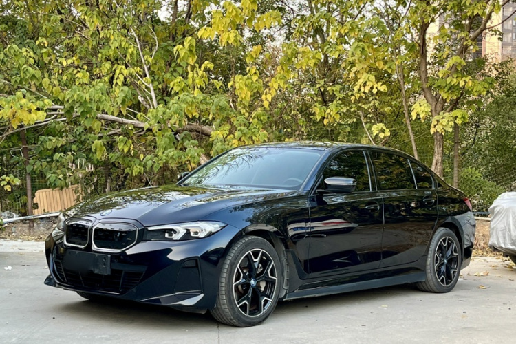 BMW i3 2023 car image #2