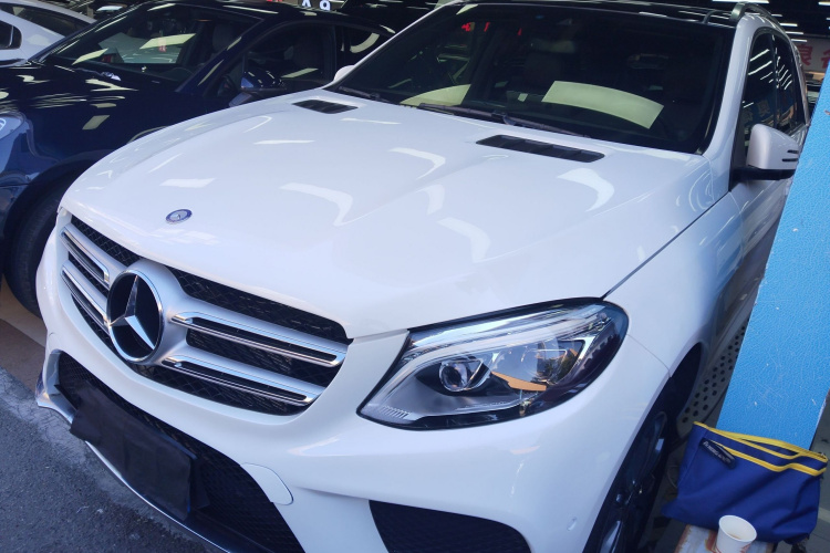 Mercedes-Benz GLE Class 2015 car image #2