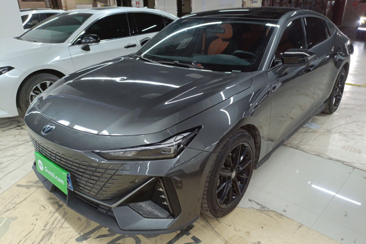 Changan UNI-V 2023 car image #2