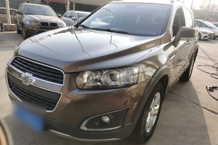 Chevrolet Captiva 2016 car image #2