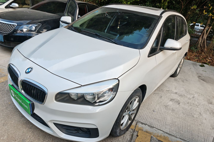 BMW 2 Series Tourer 2016 car image #2