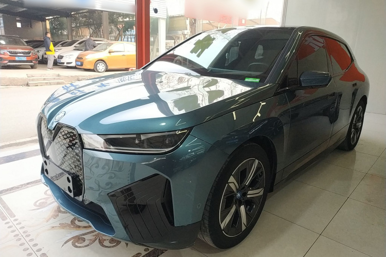 BMW iX 2023 #2 BMW iX 2023 car image #2