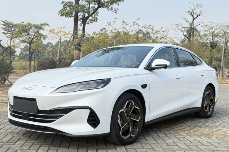 BYD Seal 06 New Energy 2025 car image #2