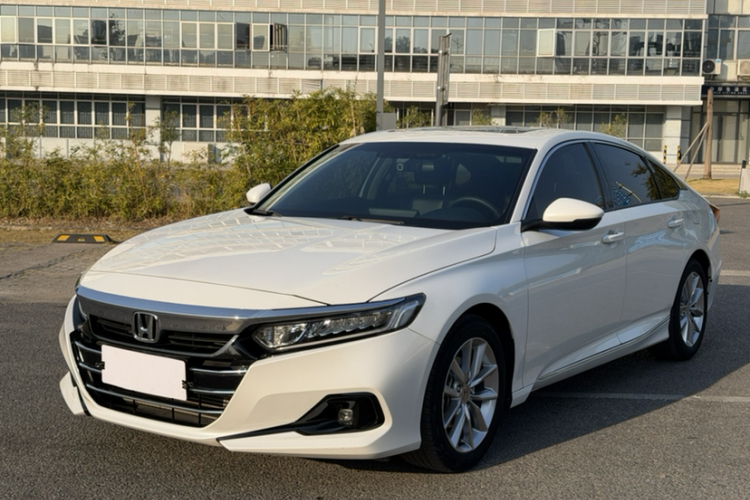 Honda Accord 2022 car image #2