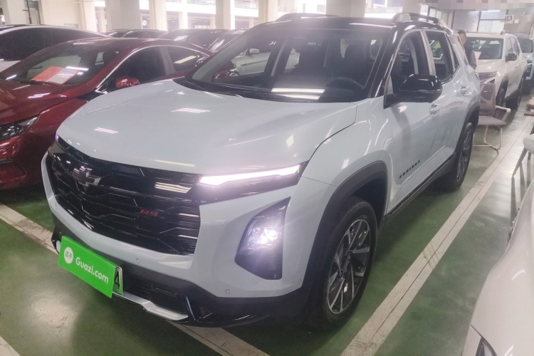 Chevrolet Equinox Plus 2025 car image #2