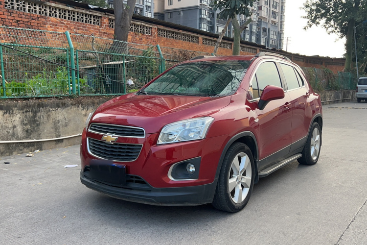 Chevrolet Tracker 2015 car image #2