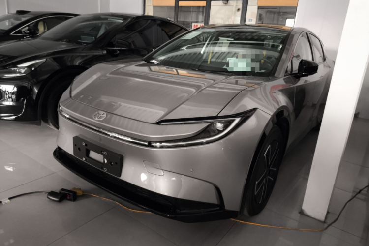 Toyota bZ5 2025 car image #2