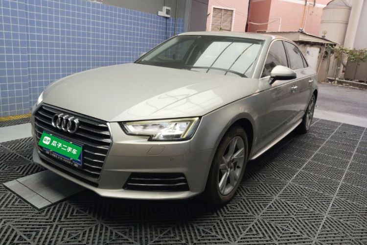 Audi A4L 2018 car image #2