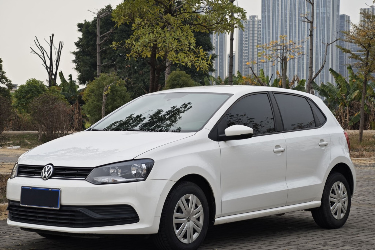 Polo 2016 car image #2
