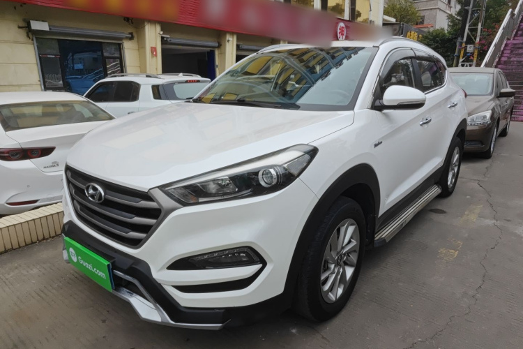 Hyundai Tucson 2016 car image #2