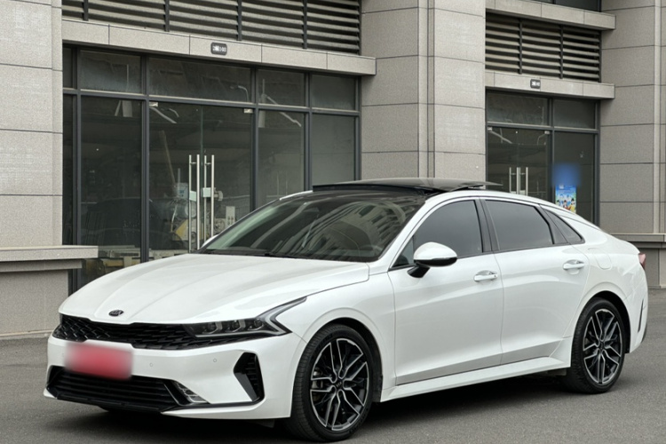 Kia K5 2020 car image #2