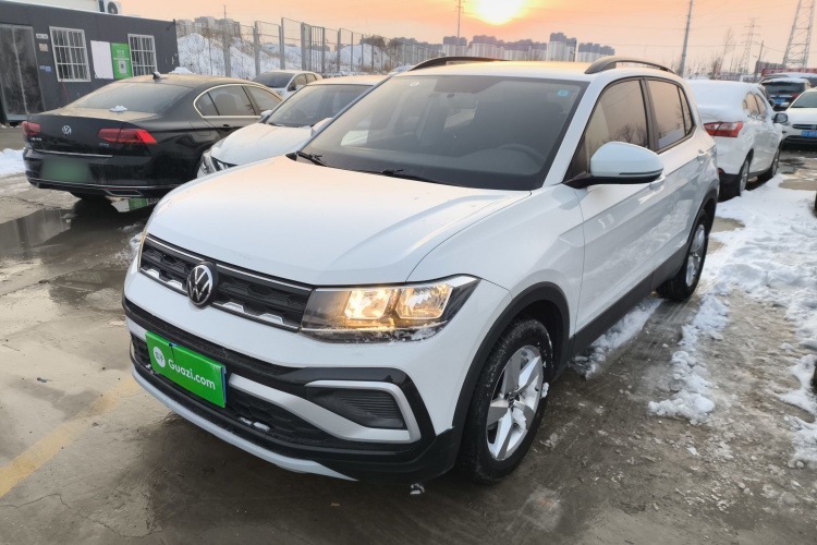 Volkswagen T-Cross 2023 car image #2