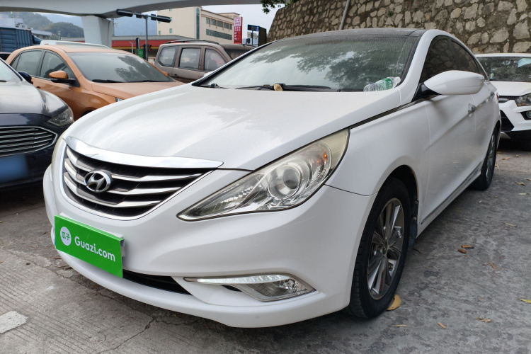 Hyundai Sonata 2014 car image #2