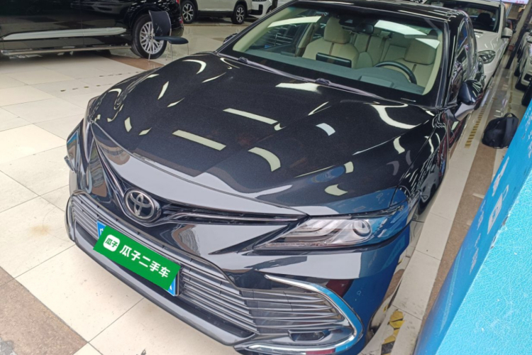 Toyota Camry 2021 car image #2