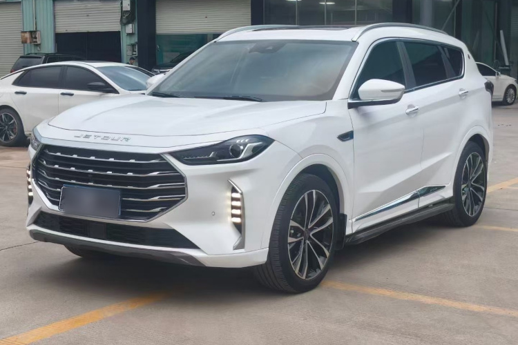 X70 PLUS 2022 car image #2