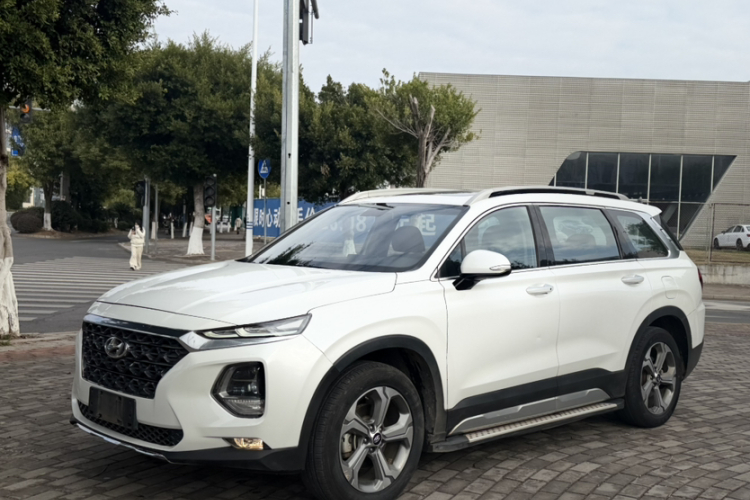 Hyundai Santa Fe 2019 #2 Hyundai Santa Fe 2019 car image #2