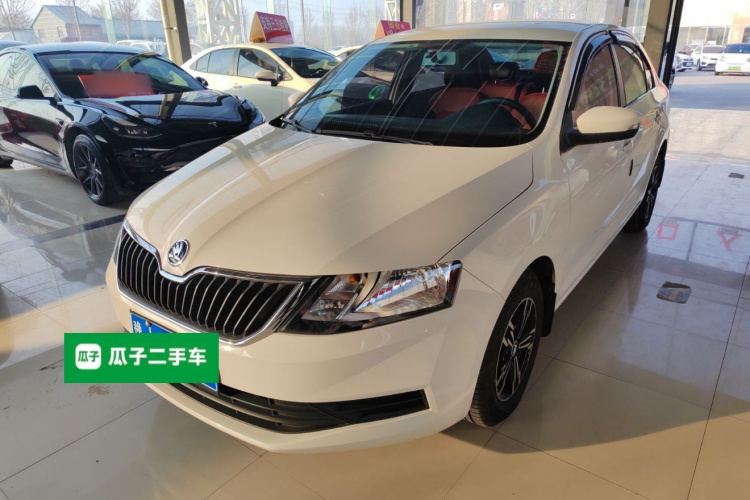 Skoda Rapid 2019 car image #2