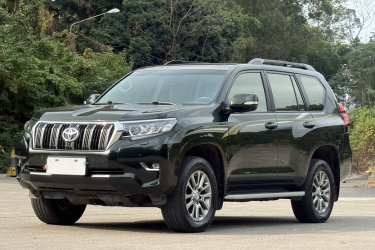 Toyota Land Cruiser Prado 2018 #2 Toyota Land Cruiser Prado 2018 car image #2
