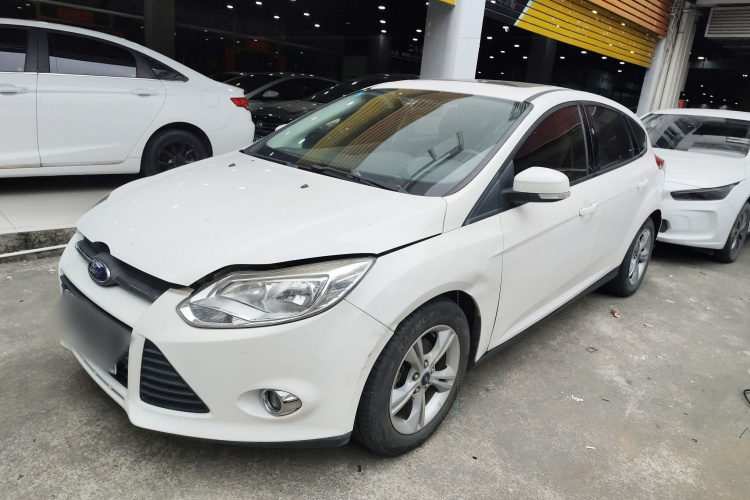 Ford Focus 2014 car image #2
