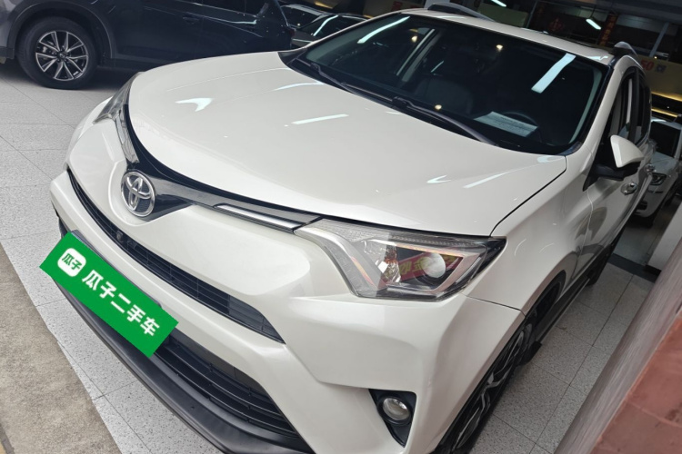 Toyota RAV4 2019 #2 Toyota RAV4 2019 car image #2