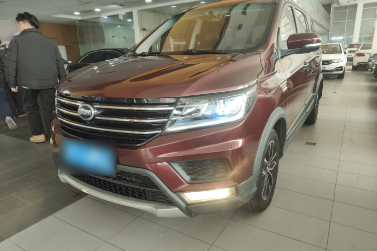 SWM斯威汽车 SWM斯威X3 2019 #2 SWM斯威汽车 SWM斯威X3 2019 汽车图片 #2