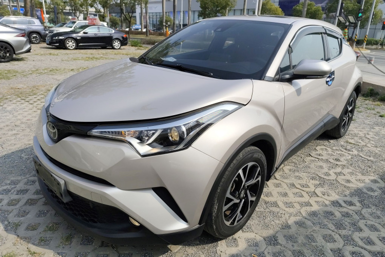 Toyota C-HR 2021 immagine di auto #2
