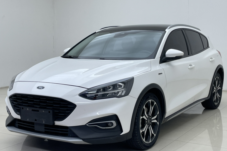Ford Focus Active 2020 #2 Ford Focus Active 2020 صورة سيارة #2