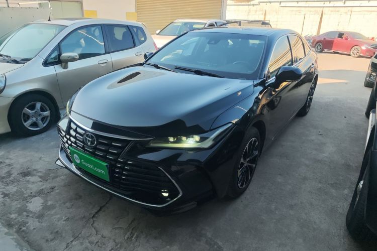 Toyota Avalon 2023 car image #2