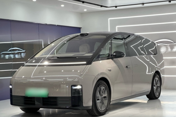 理想汽车 理想MEGA 2025 汽车图片 #2