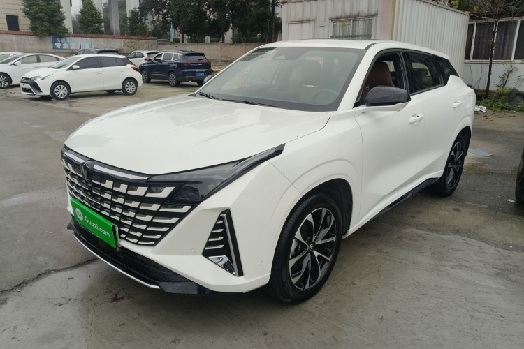 Changan UNI-Z PHEV 2024 #2 Changan UNI-Z PHEV 2024 car image #2